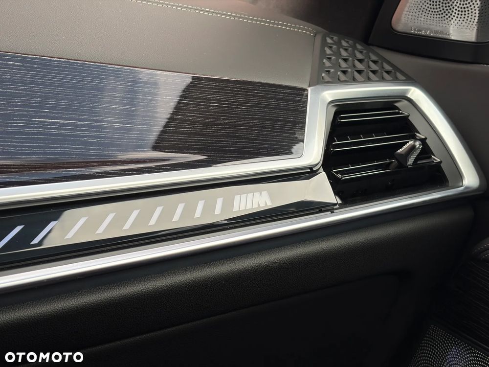 BMW X7 M60i xDrive mHEV sport - 28