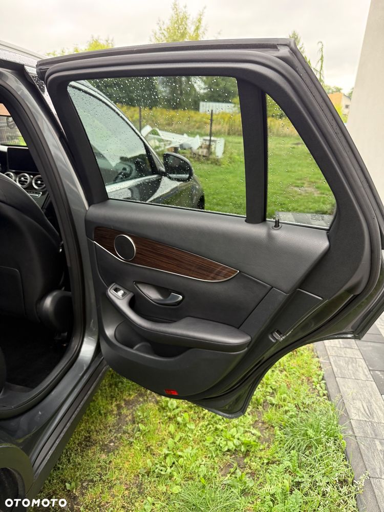 Mercedes-Benz GLC - 27