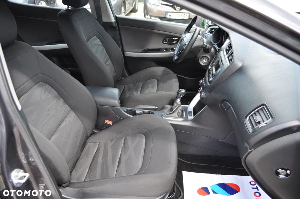 Kia Ceed - 16