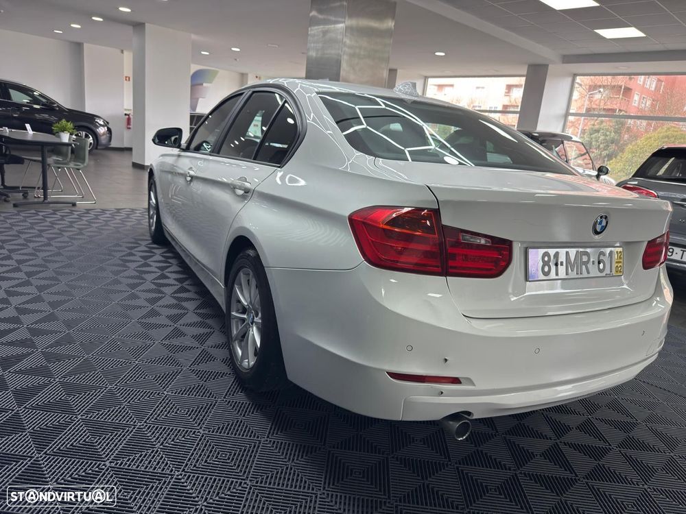 BMW 320 d EfficientDynamics Auto Line Sport - 8