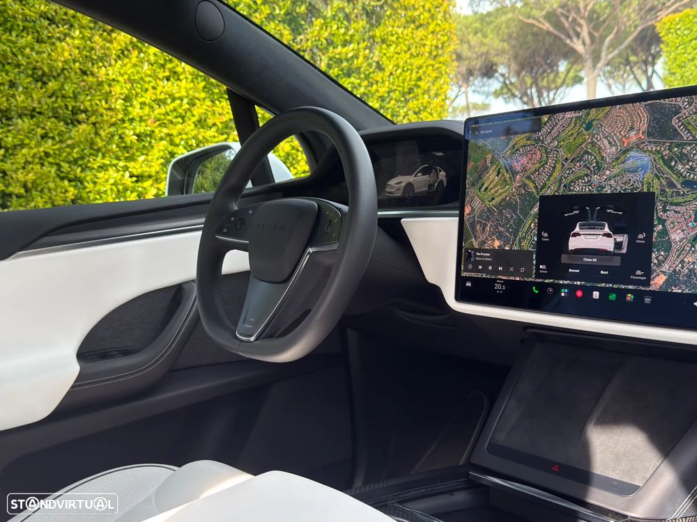 Tesla Model X Plaid AWD - 29
