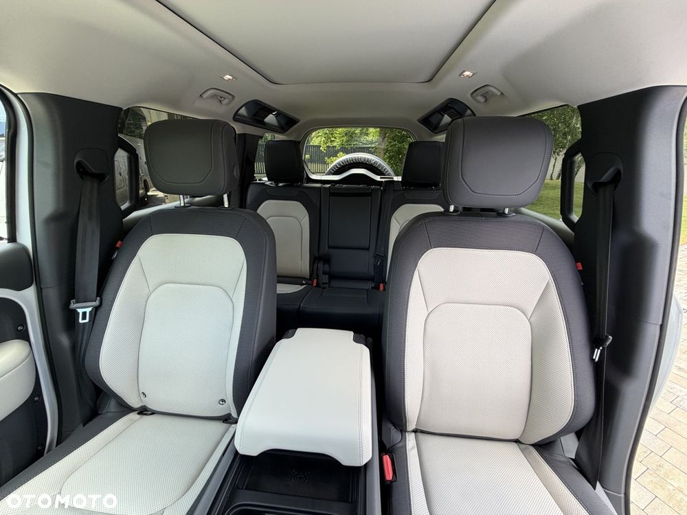 Land Rover Defender 3.0 D300 mHEV X-Dynamic HSE - 24