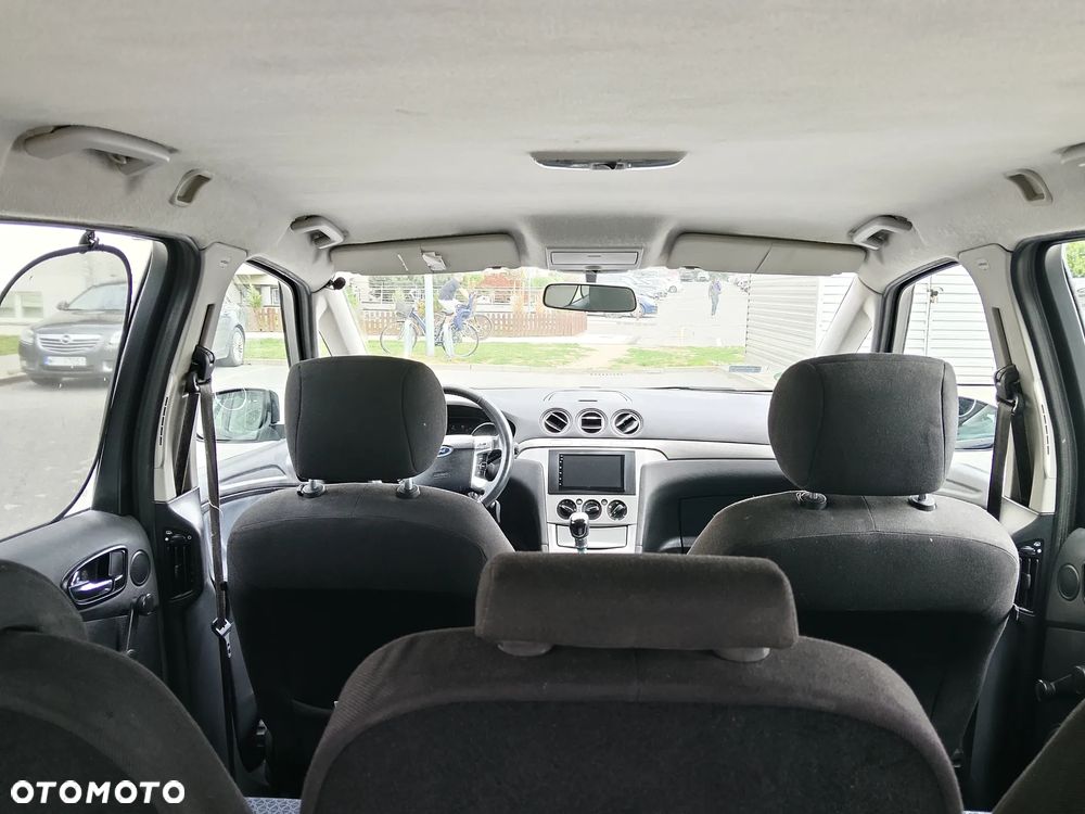 Ford S-Max - 8