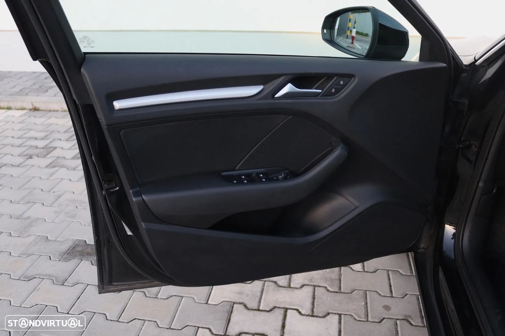 Audi A3 Sportback 1.6 TDI Advance S tronic - 27