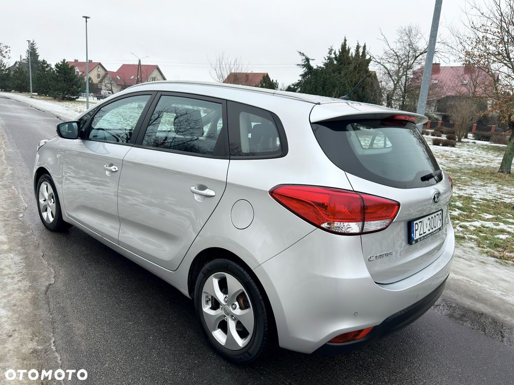 Kia Carens 1.7 CRDi 136 Dream Team Edition - 12