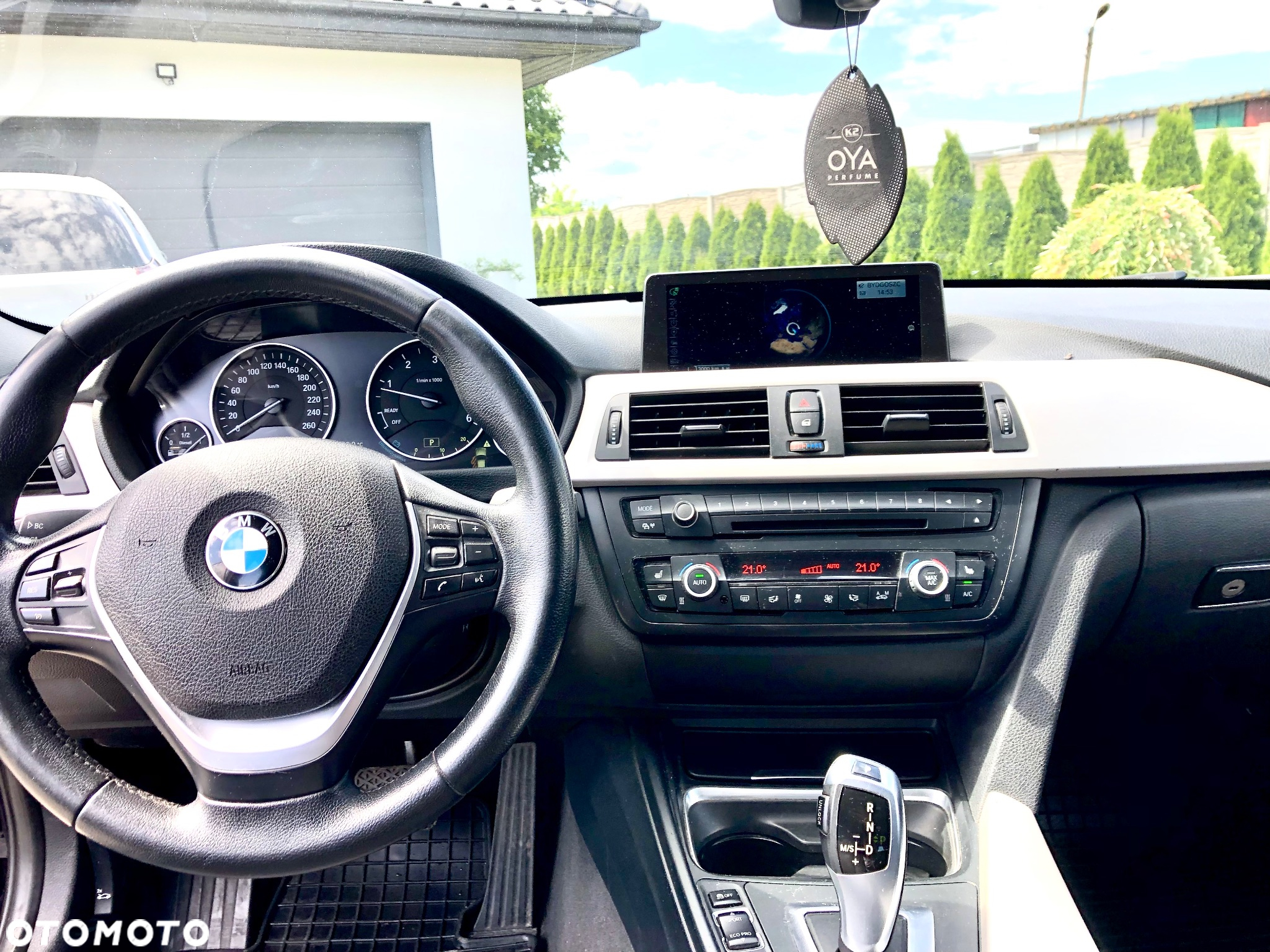 BMW Seria 3 318d Touring - 9