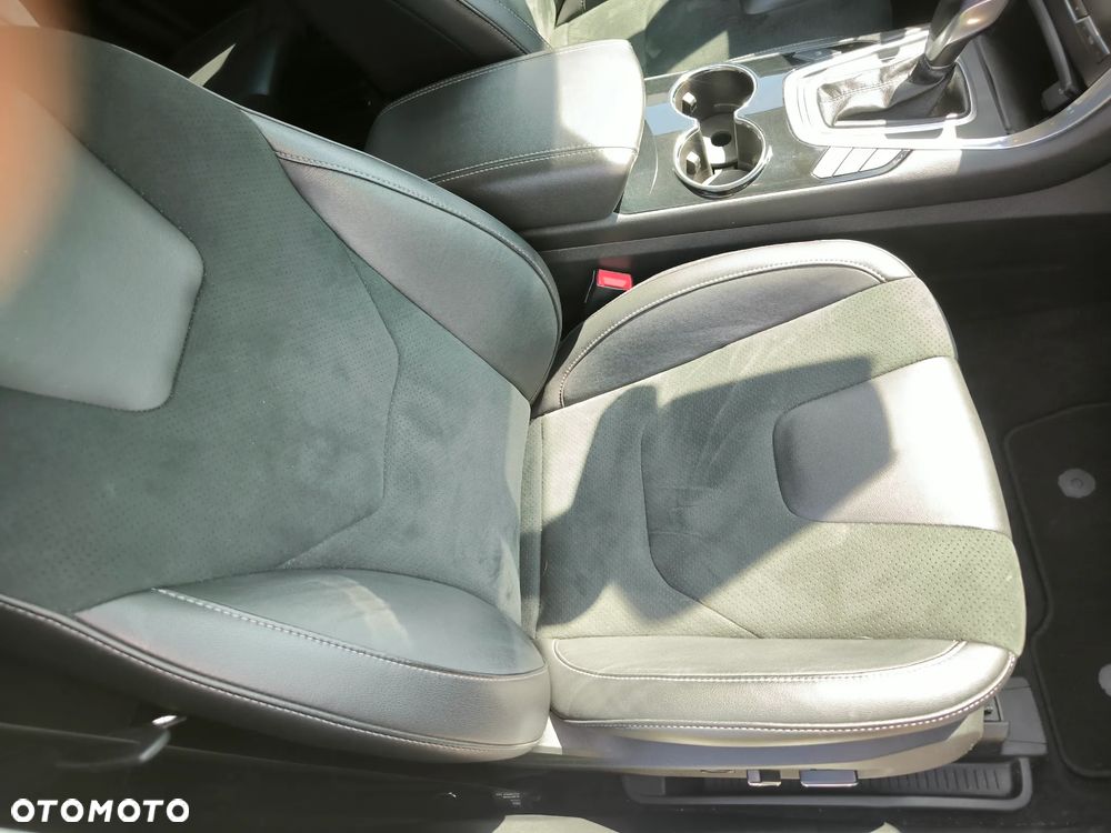 Ford S-Max - 13
