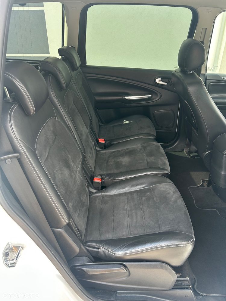 Ford Galaxy - 11