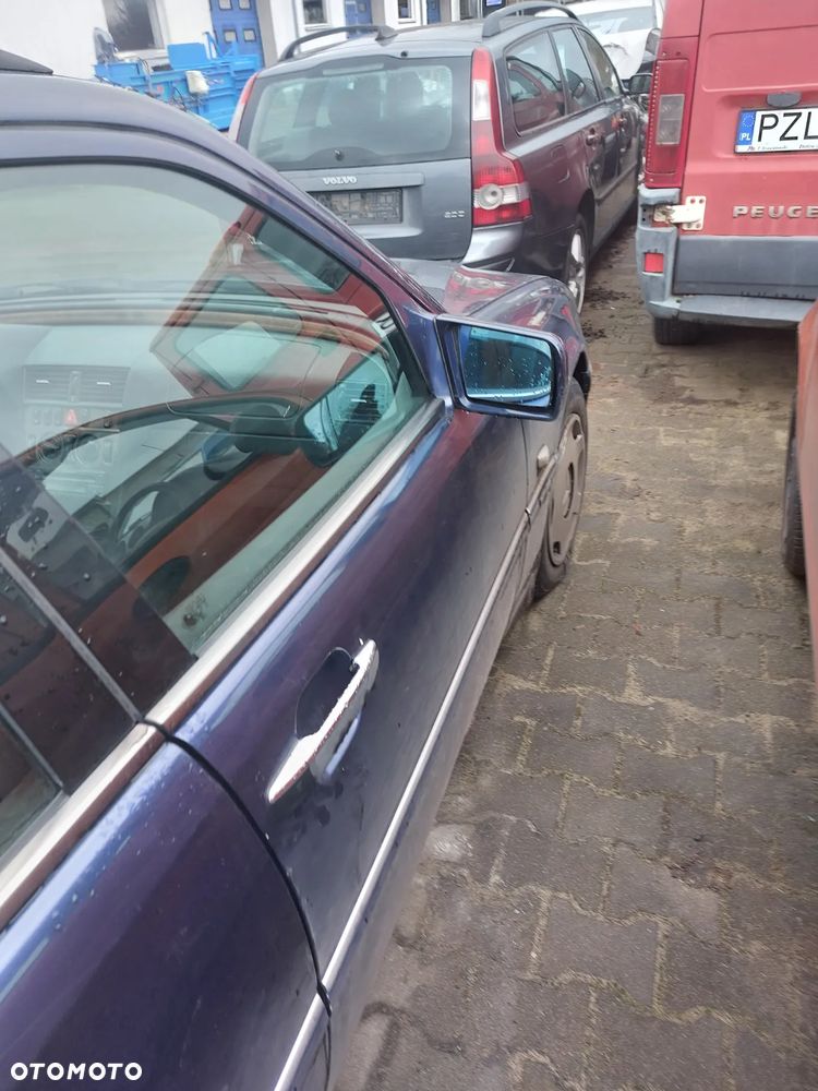 Mercedes 202 z 1997r.  na części  koła lusterko klapa fotel belka błotnik - 21