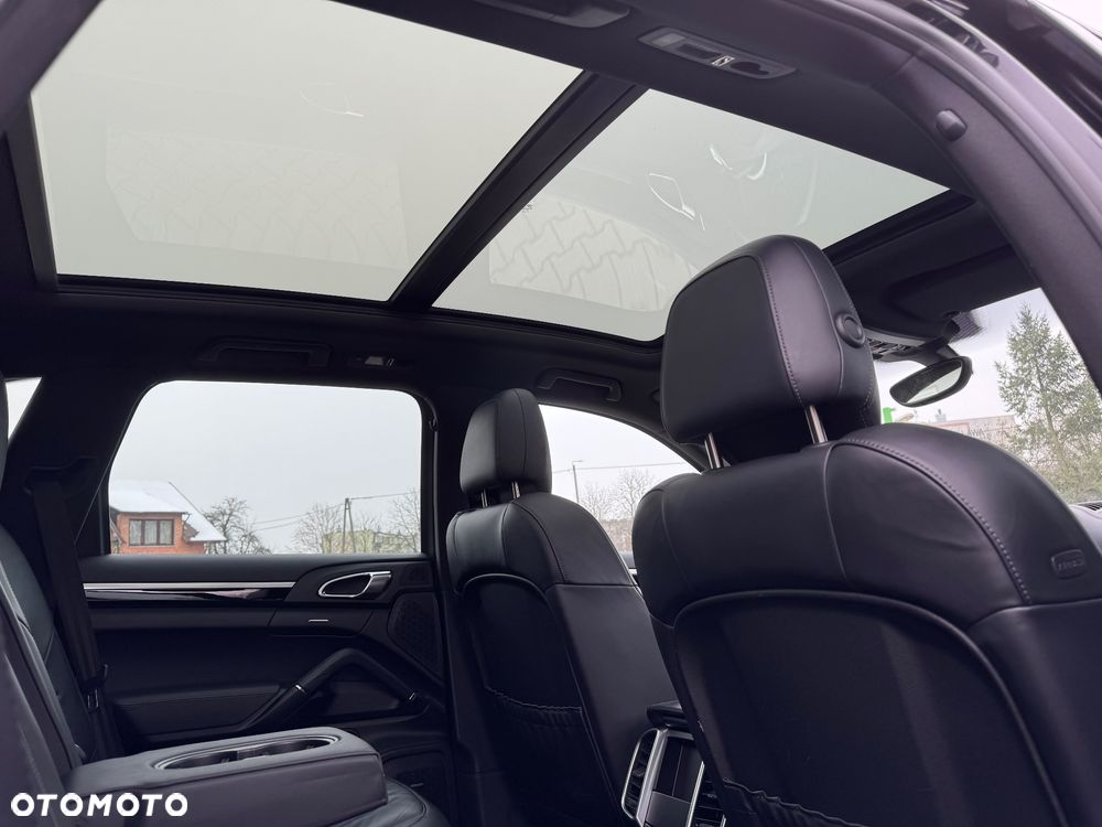 Porsche Cayenne Platinum Edition - 27