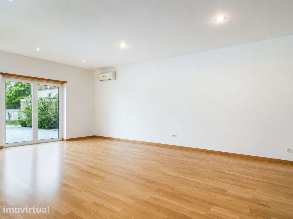 Moradia T4+3 junto à Avenida Marginal, Cascais - Grande imagem: 4/23