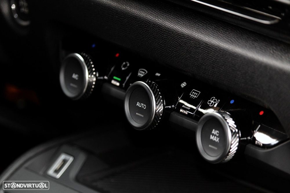 Citroën e-C4 50 kWh Shine - 16