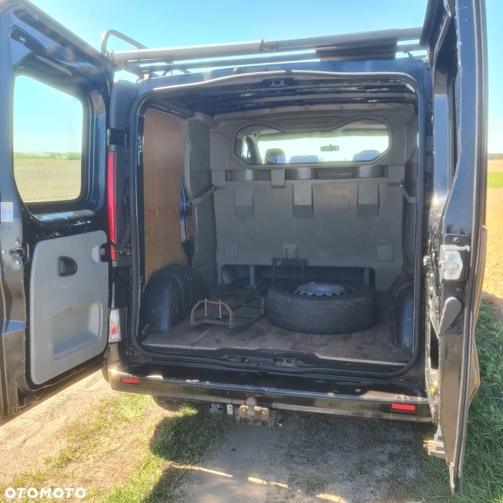 Opel VIVARO 6-OSOBOWY - 8