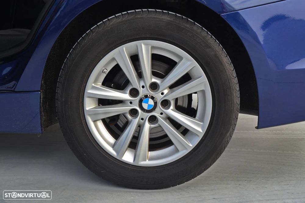 BMW 320 d Advantage - 12