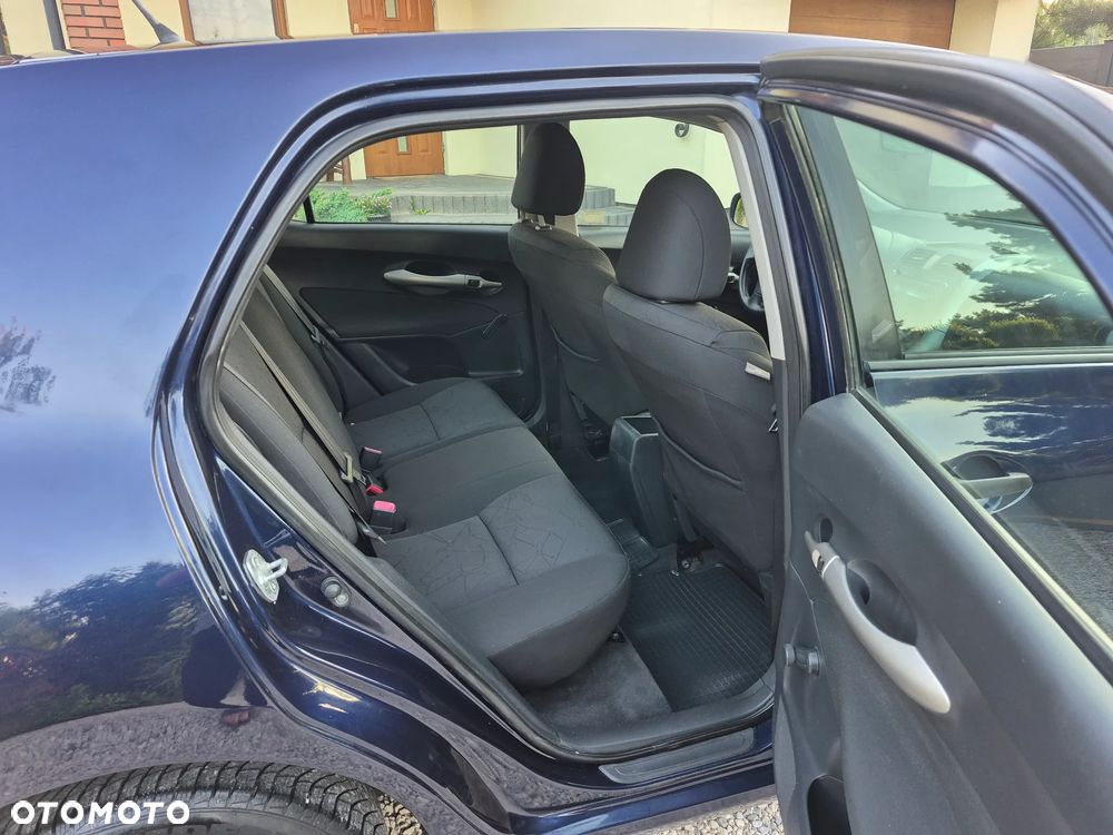 Toyota Auris 1.4 VVT-i Terra - 11