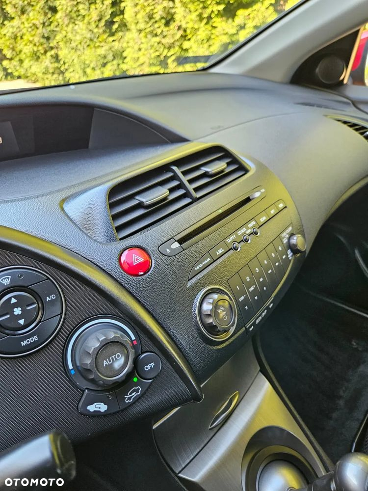 Honda Civic 1.8 GT Special Edition - 11
