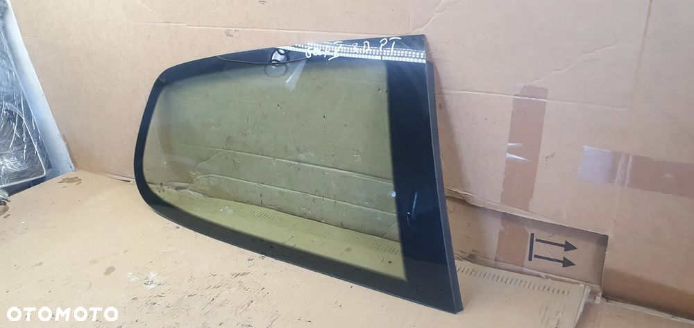 Szyba karoseryjna prawy tył tylna prawa VW Golf V HB 3D - 3