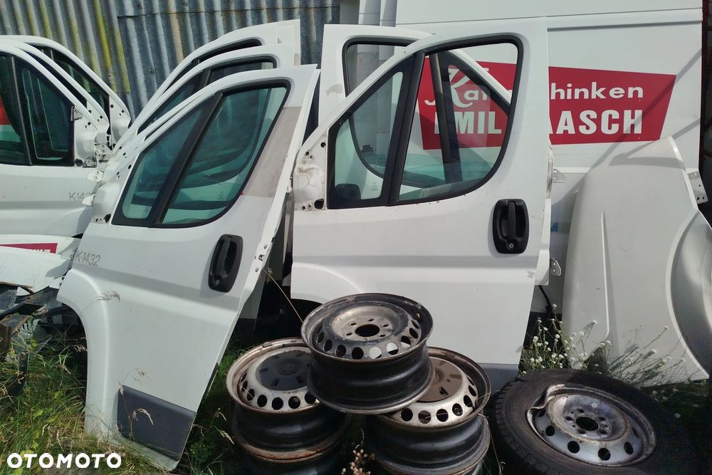 drzwi przód lewe przednie Białe kompletne, BEZ RDZY i lusterka do Fiat Ducato III Peugeot Boxer Citroen Jumper II 2006-22, część kompletna tak jak zdjęta z auta, Stan patrz foto, CENA za kompletne drzwi tj. min: -zamki -klamki -tapicerka drzwi -podnośnik szyby elektryczny i inne.