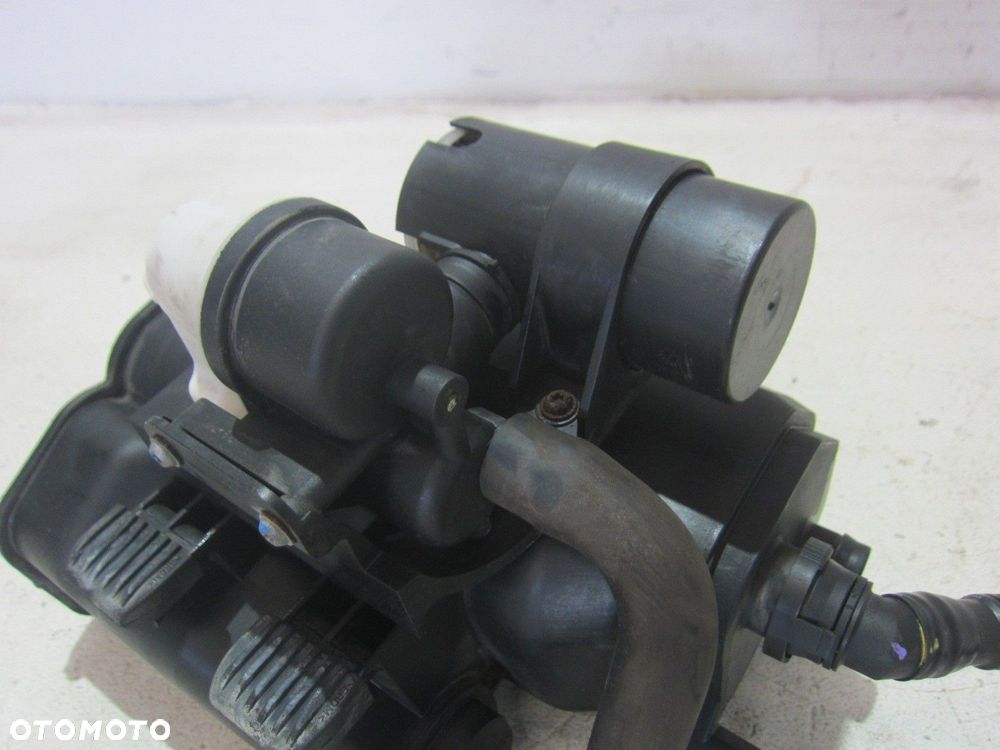 BMW X3 F25 N52 N55 OBUDOWA FILTRA WĘGLOWEGO 7220721 7216548 16117220721 - 7