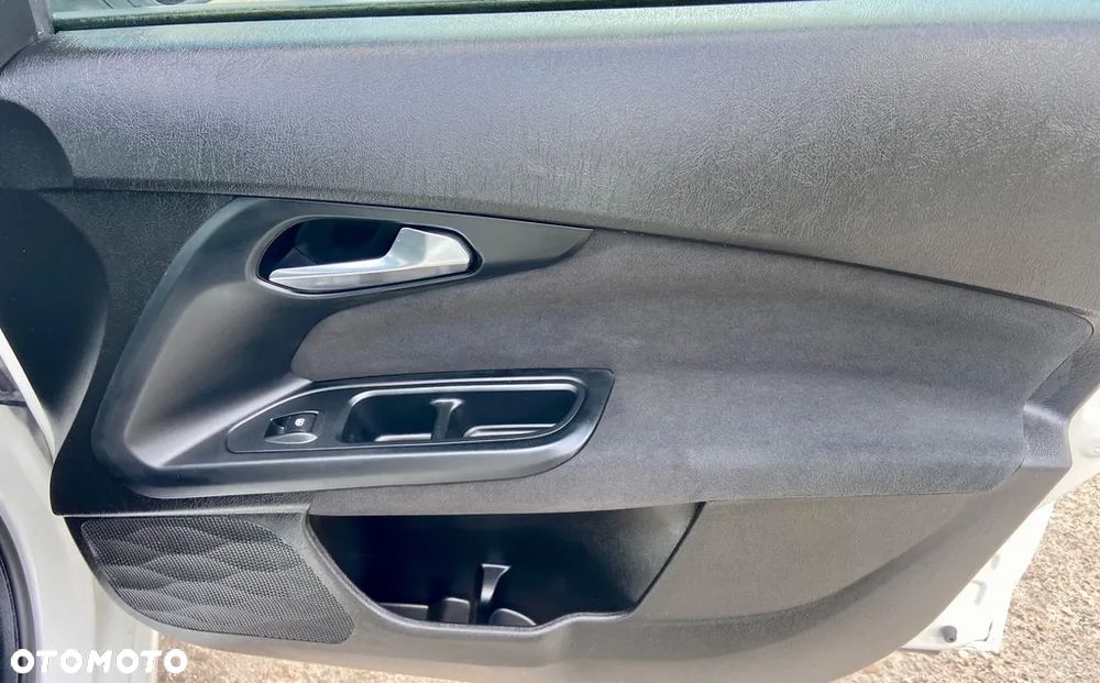 Fiat Tipo 1.3 MultiJet 16v Sport - 28