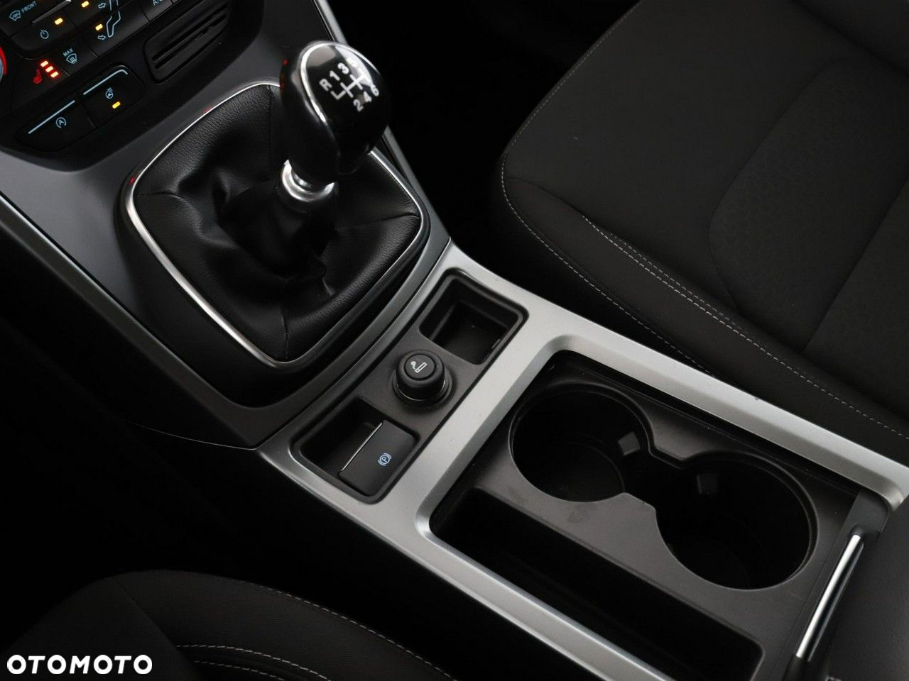Ford Kuga 1.5 EcoBoost 2x4 Business Edition - 27