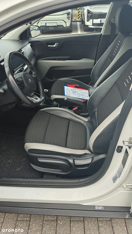 Kia Stonic 1.4 L - 7