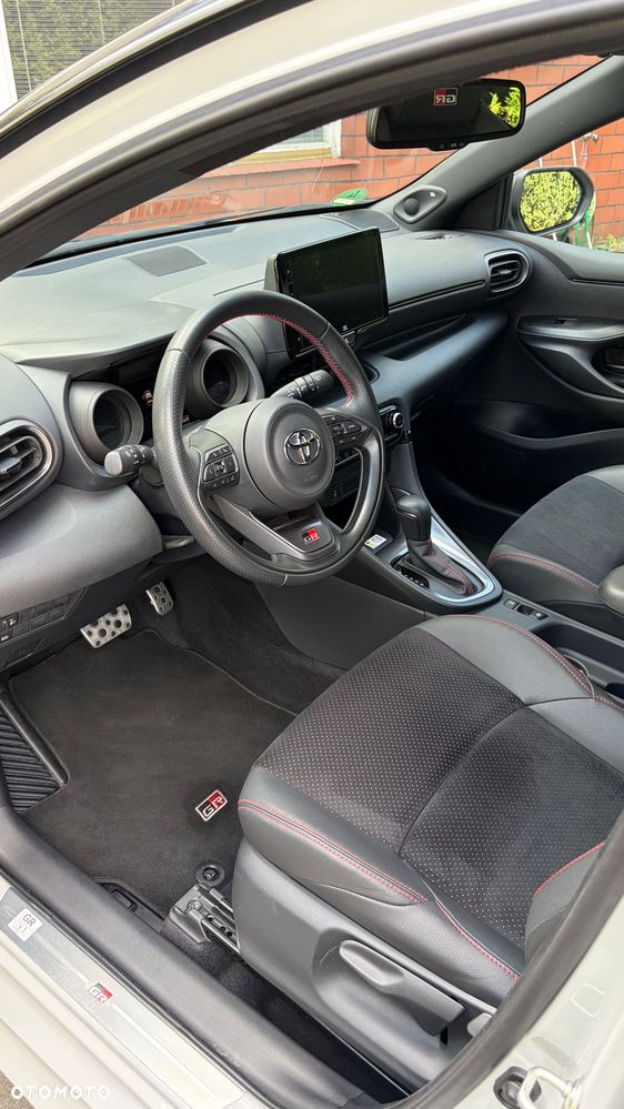 Toyota Yaris Hybrid 1.5 GR Sport - 8