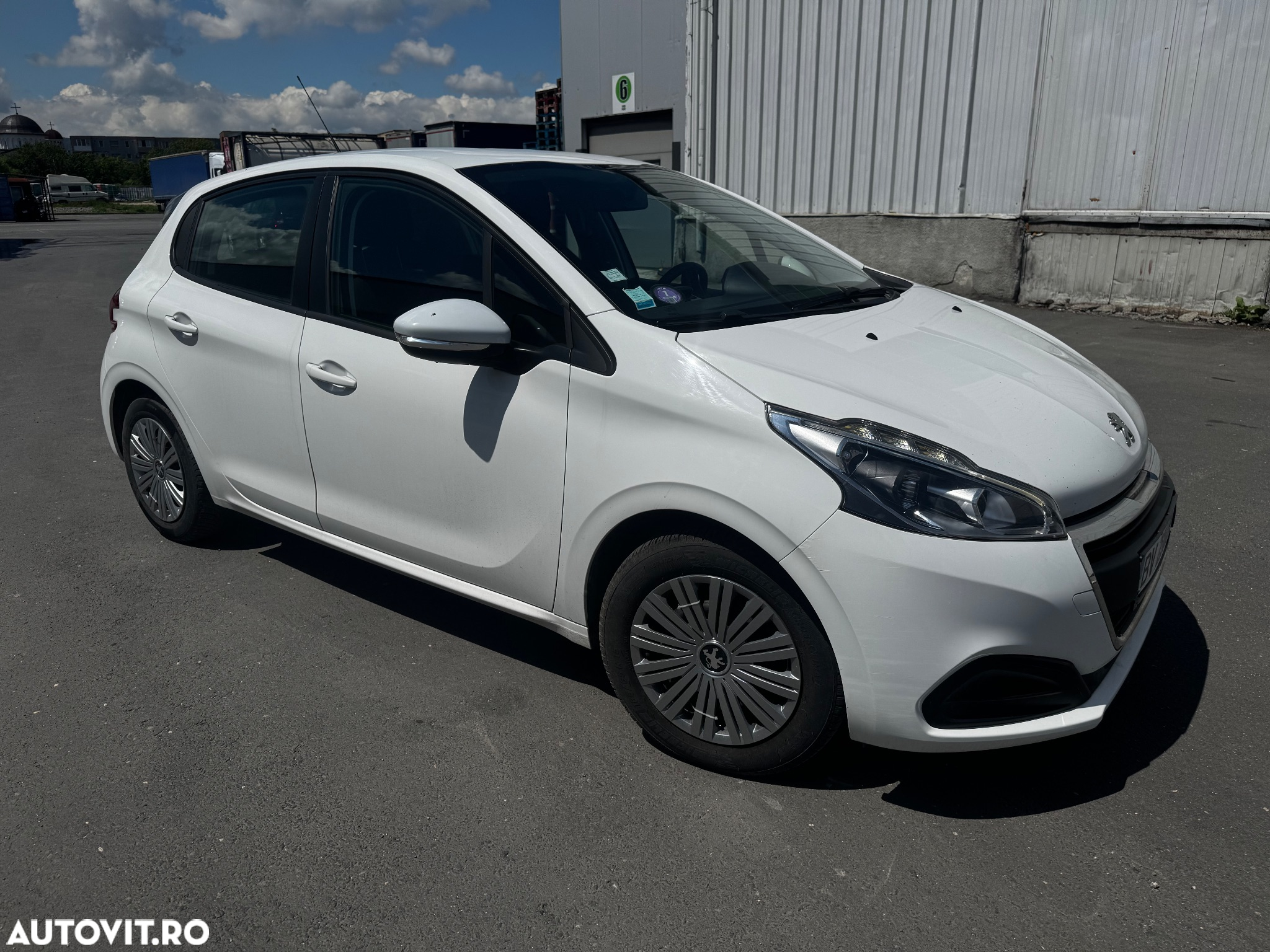 Peugeot 208 1.2 L PureTech ETG Active - 10