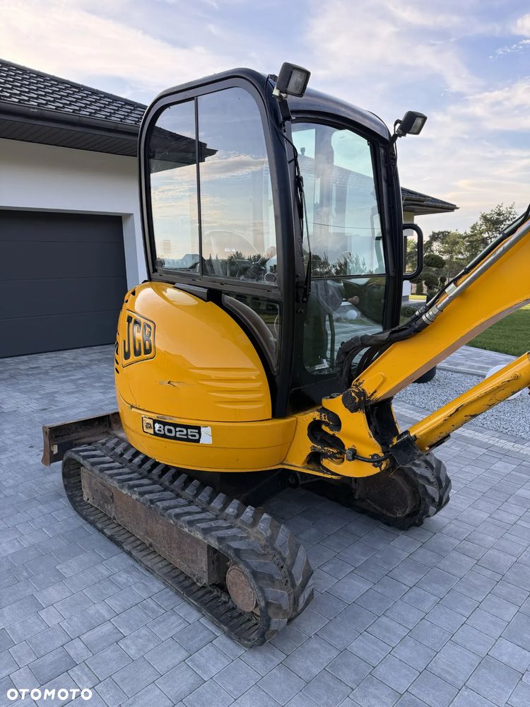 JCB 8025 - 15