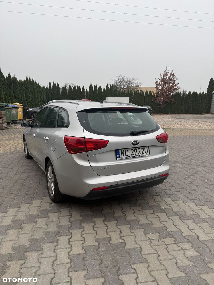 Kia Ceed - 4