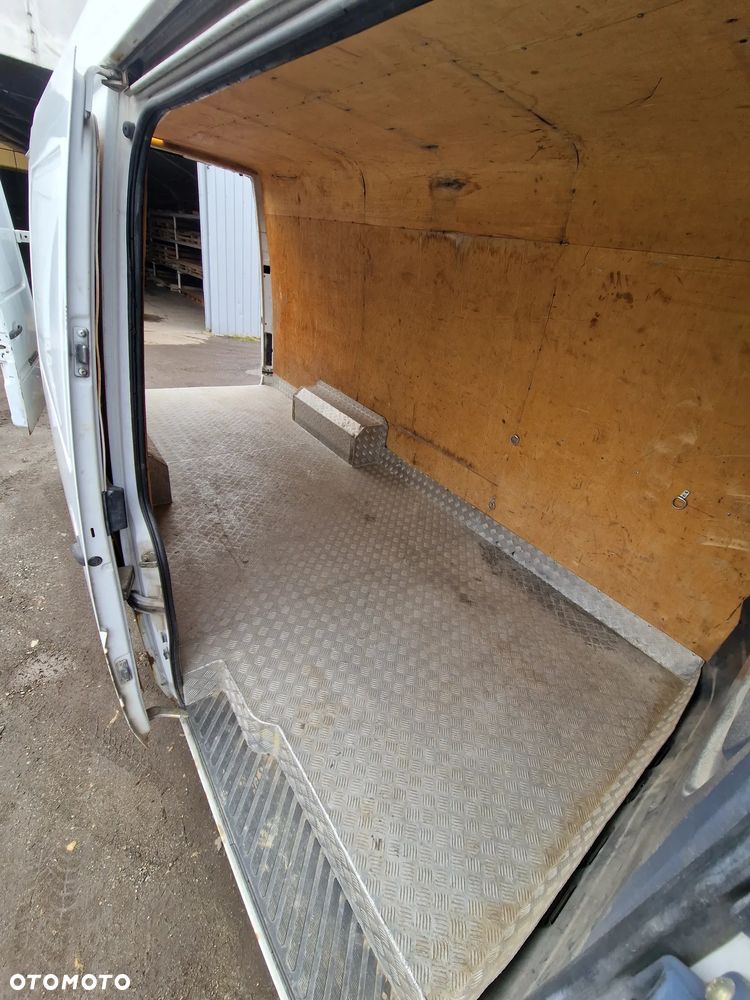 Mercedes-Benz Sprinter - 1