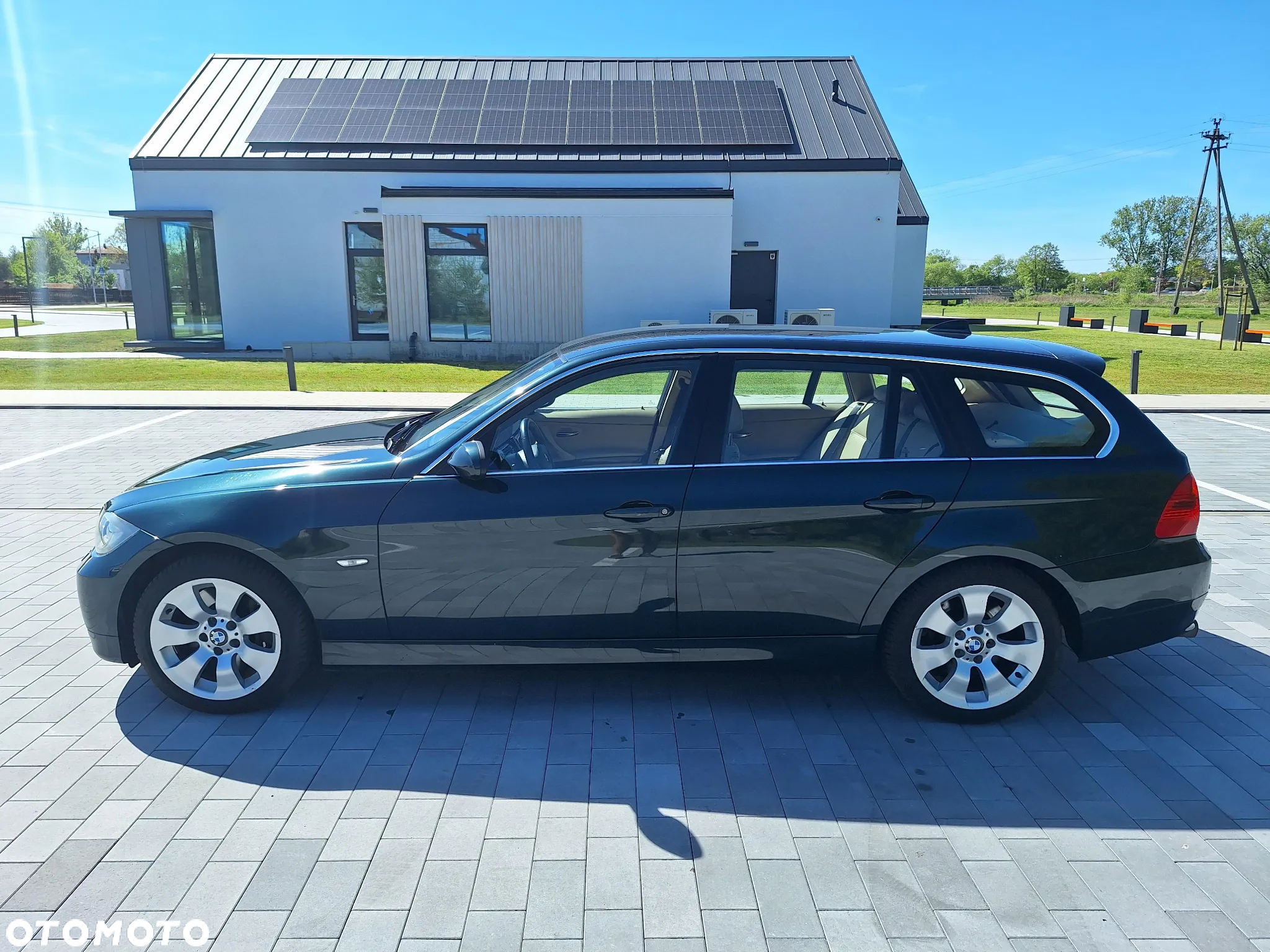 BMW Seria 3 330i Touring - 7