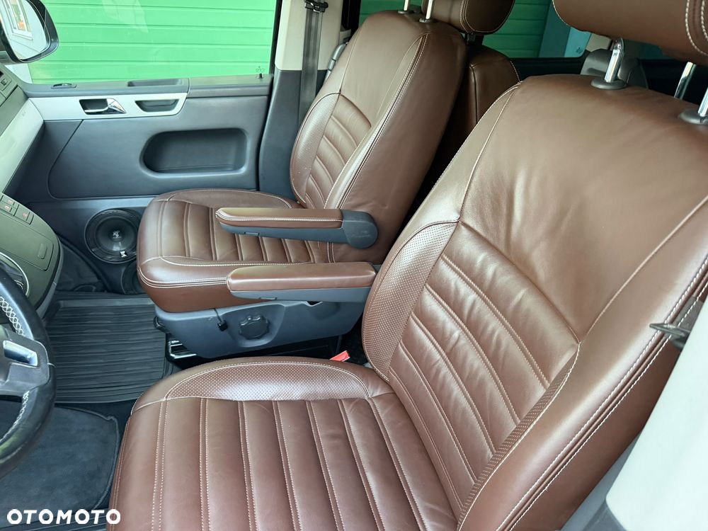Volkswagen Multivan - 25
