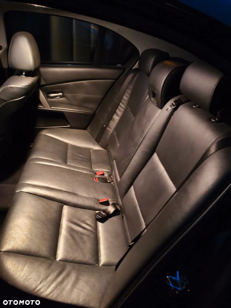 BMW Seria 5 525i - 11