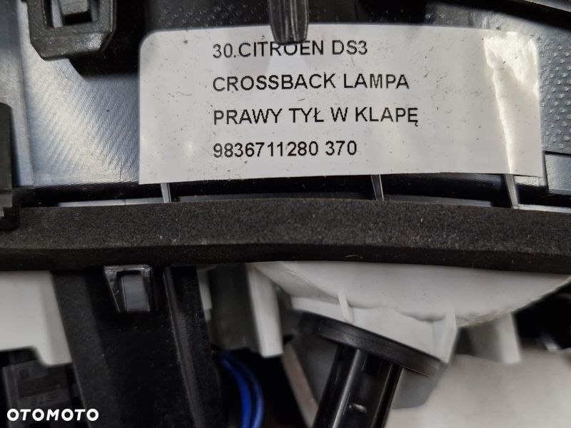 CITROEN DS3 CROSSBACK LAMPA PRAWY TYŁ W KLAPĘ 9836711280 - 8