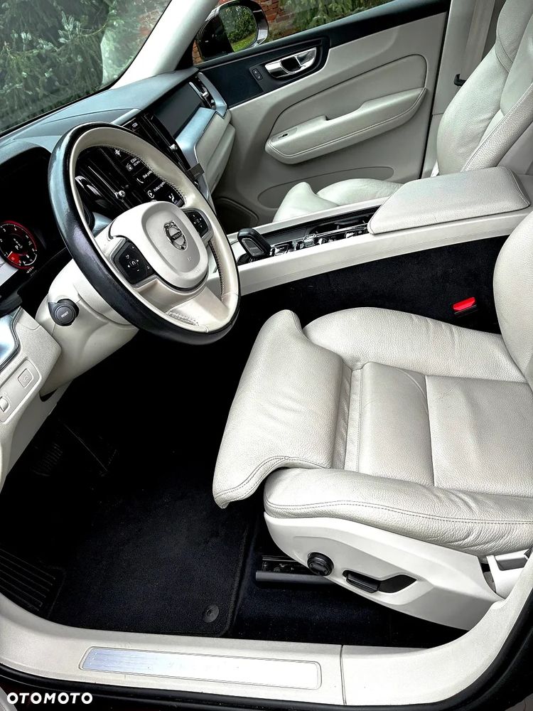 Volvo XC 60 D4 AWD Momentum - 19