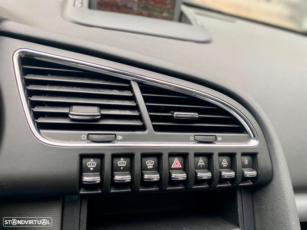 Peugeot 3008 1.6 e-HDi Allure 2-Tronic - 17