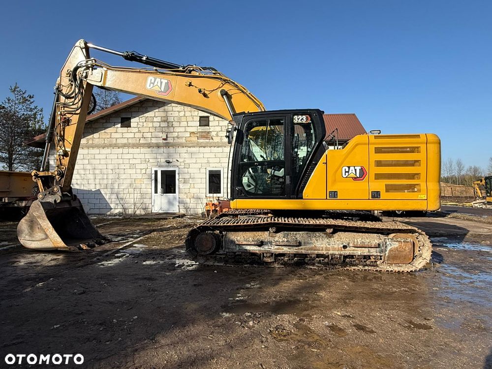 Caterpillar 323 - 4