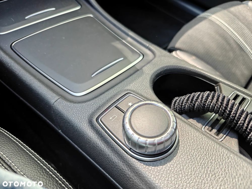 Mercedes-Benz CLA - 34