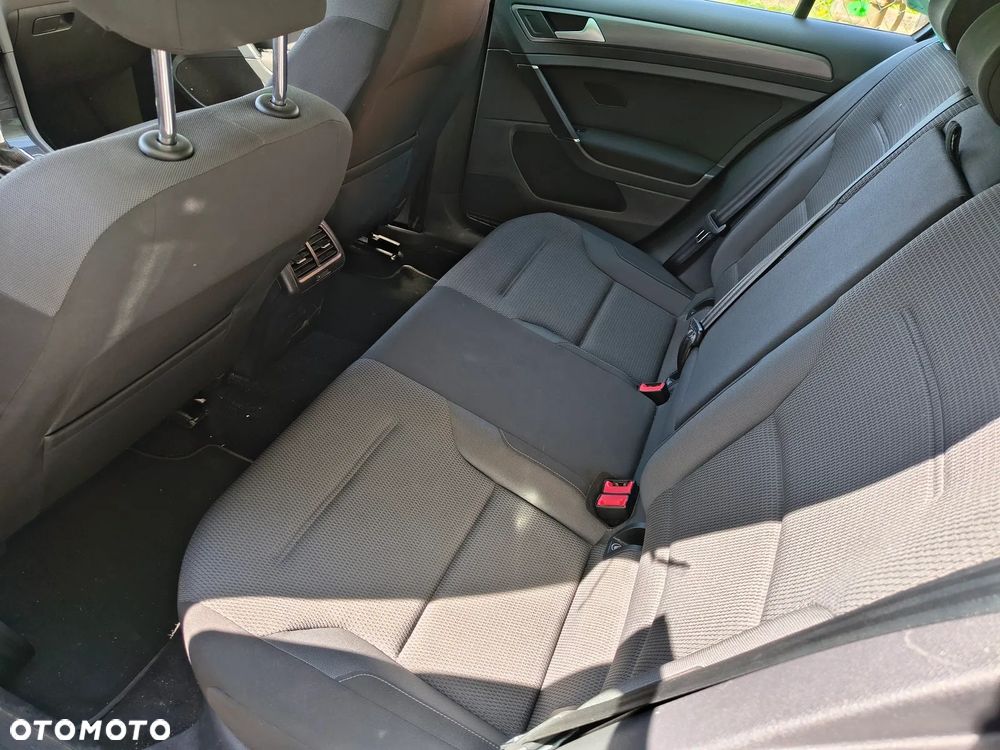 Volkswagen Golf - 18