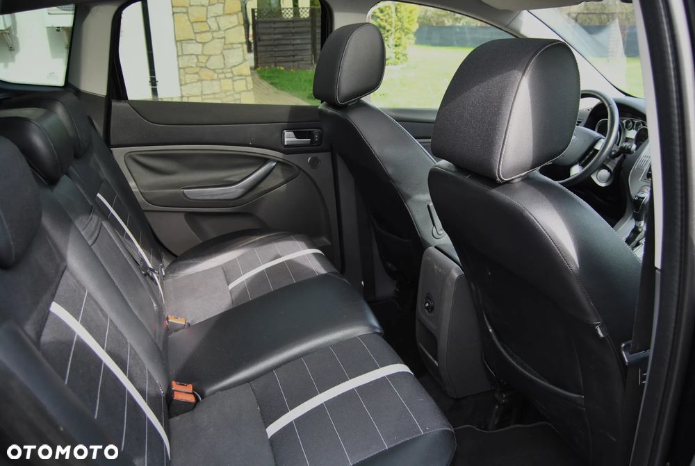 Ford Kuga 2.0 TDCi 4x4 Titanium - 8