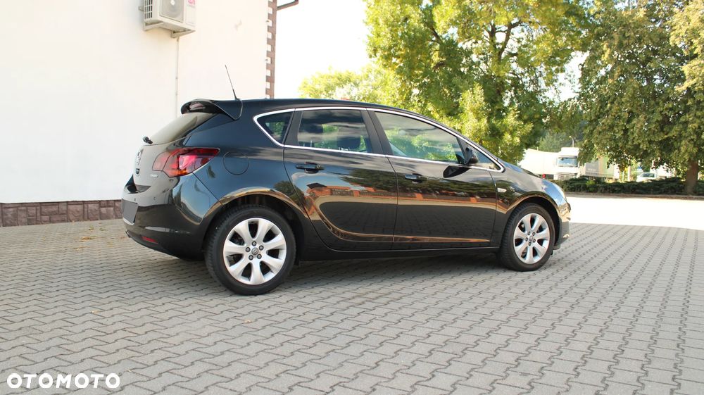 Opel Astra 1.4 Turbo Cosmo - 13
