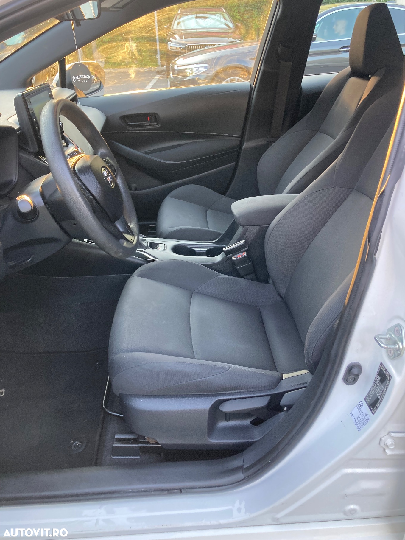 Toyota Corolla 1.8 HSD Business - 12