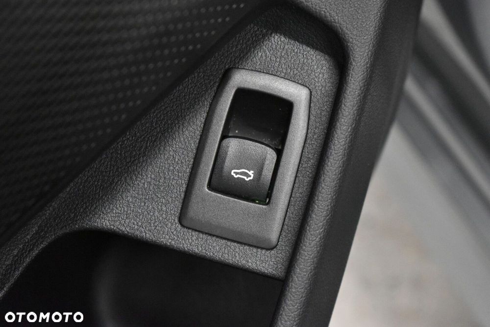 BMW Seria 3 320i M Sport sport - 10