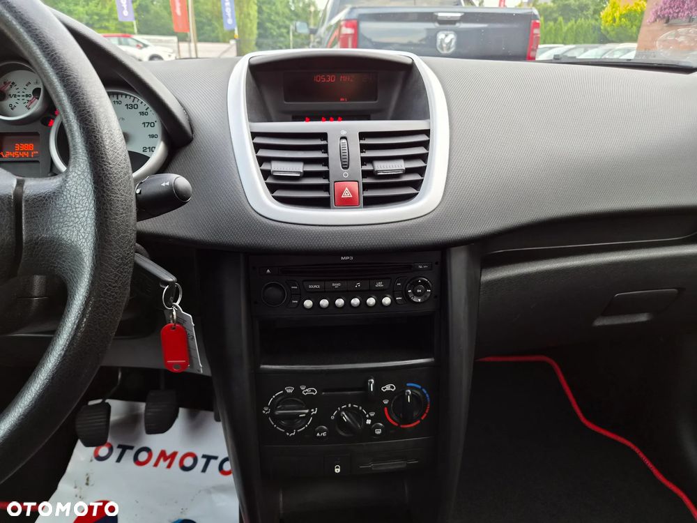 Peugeot 207 - 22