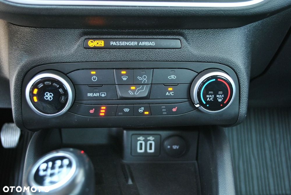 Ford Focus 1.5 EcoBlue Connected - 23