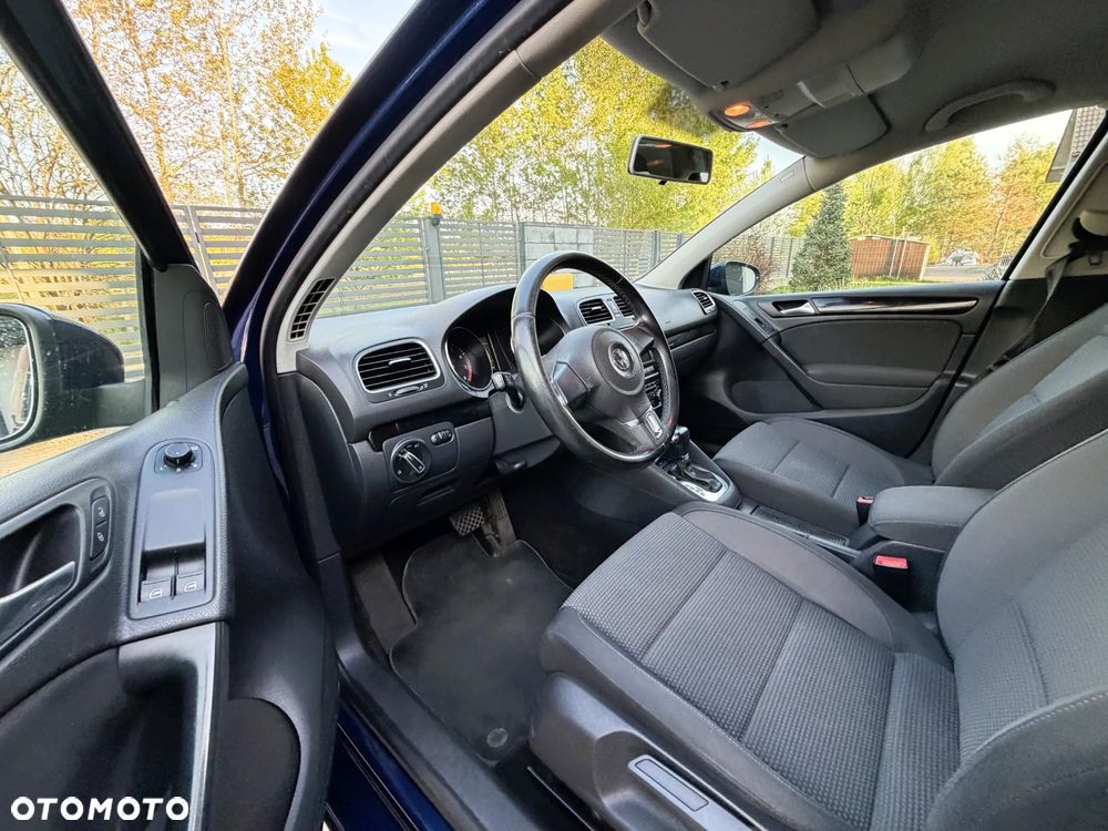 Volkswagen Golf - 6