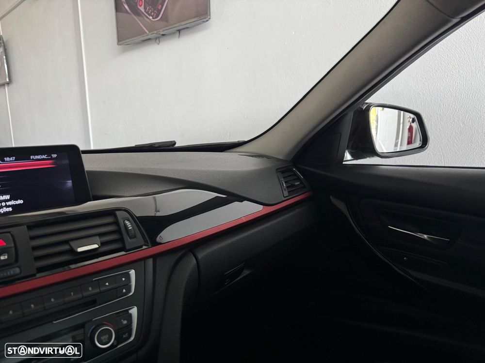 BMW 320 d EfficientDynamics - 16