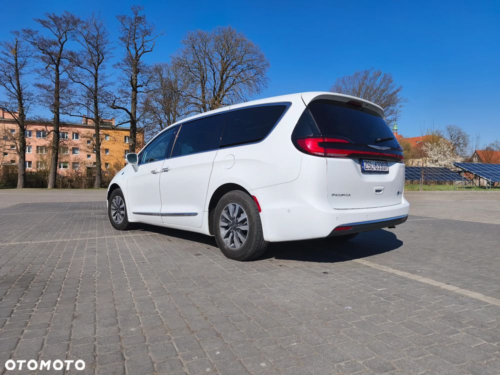 Chrysler Pacifica - 12