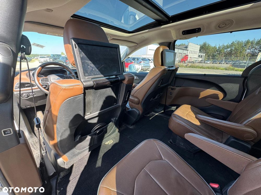 Chrysler Pacifica - 24